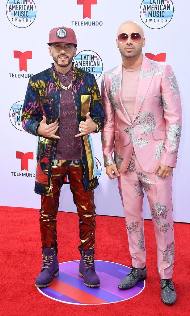 latin amas 16 