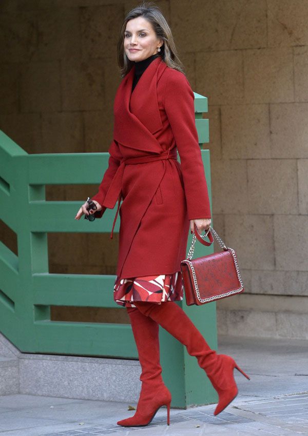 Reina Letizia con look rojo