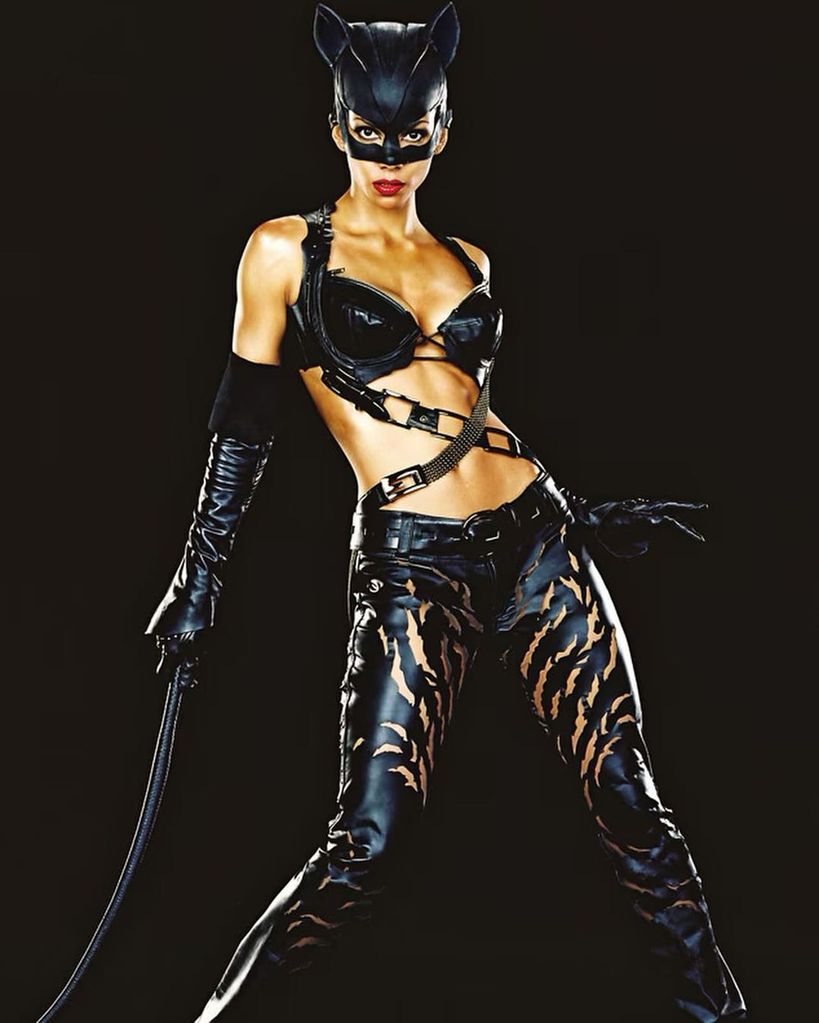 Halle Berry celebra el 20 aniversario de Catwoman, julio 2024