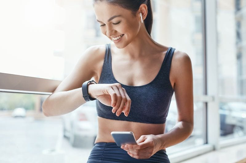 mujer reloj musica