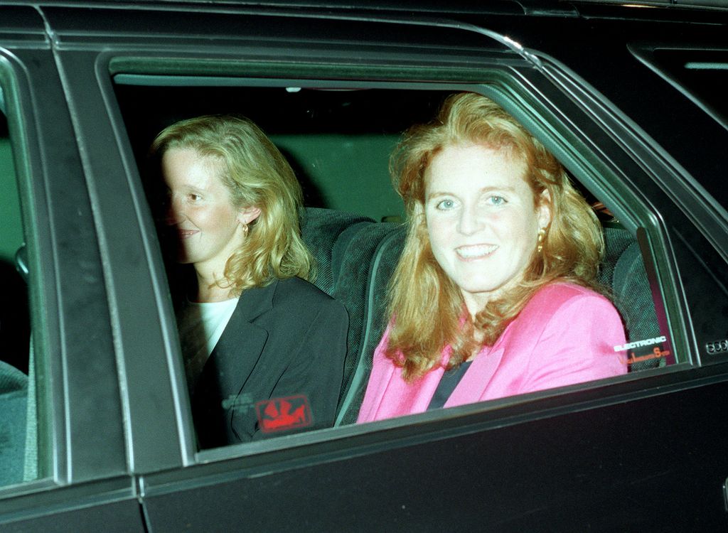 Sarah Ferguson junto a su asistente, Jane Andrews, en 1994