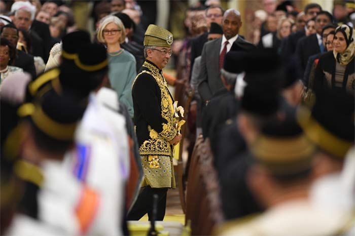 Tengku Abdullah, el nuevo rey de Malasia, asume el trono en una fastuosa ceremonia