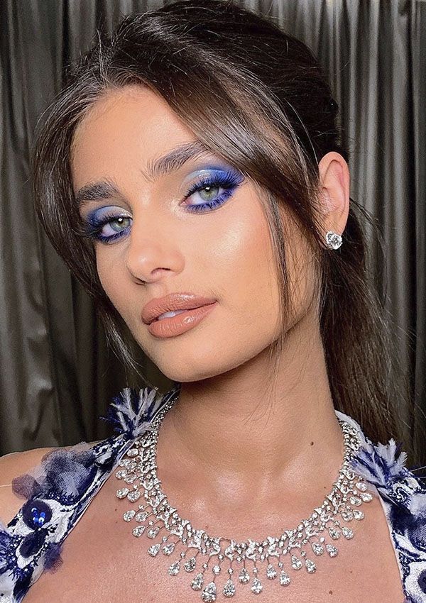 maquillaje azul taylor hill