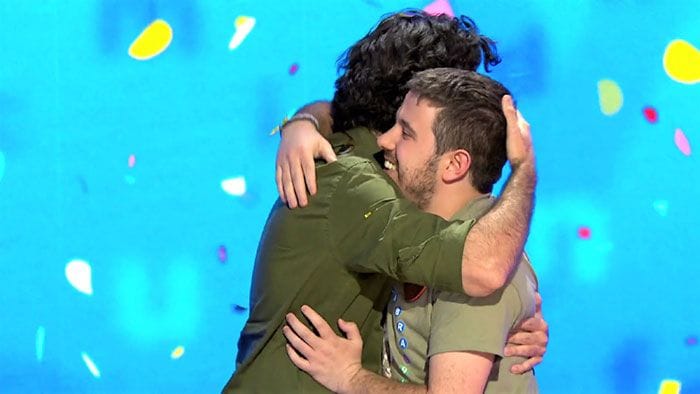 El abrazo de Orestes a Rafa Castaño