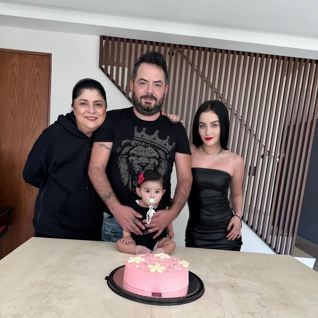 Victoria Ruffo, José Eduardo Derbez, Paola Dalay y Tessa