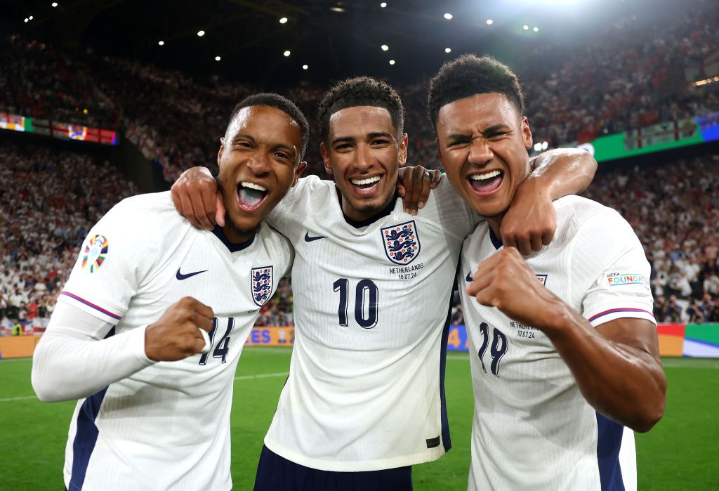 Ezri Konsa, Jude Bellingham yy Ollie Watkins de England