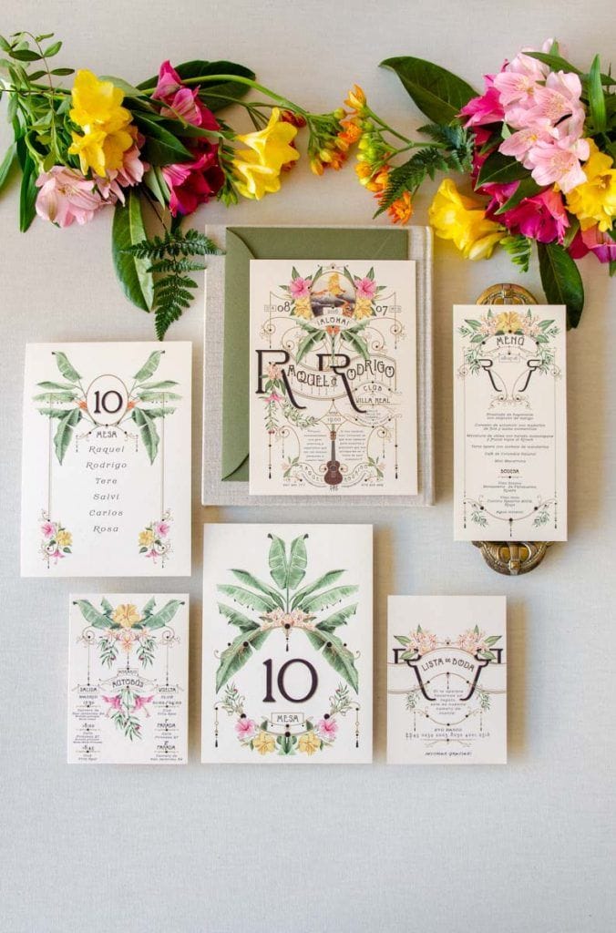 Papelería de bodas botánica con flores fantasía Save the date projects