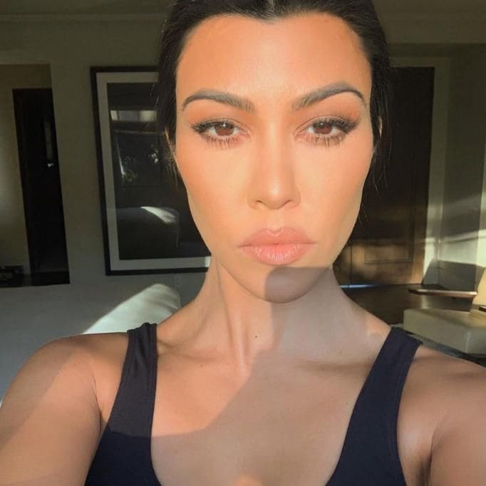 La bruma facial que usa Kourtney Kardashian es low cost