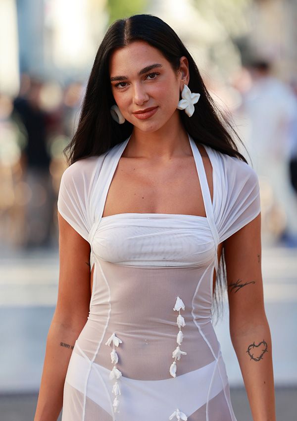 dua lipa vestido boda jacquemus 2