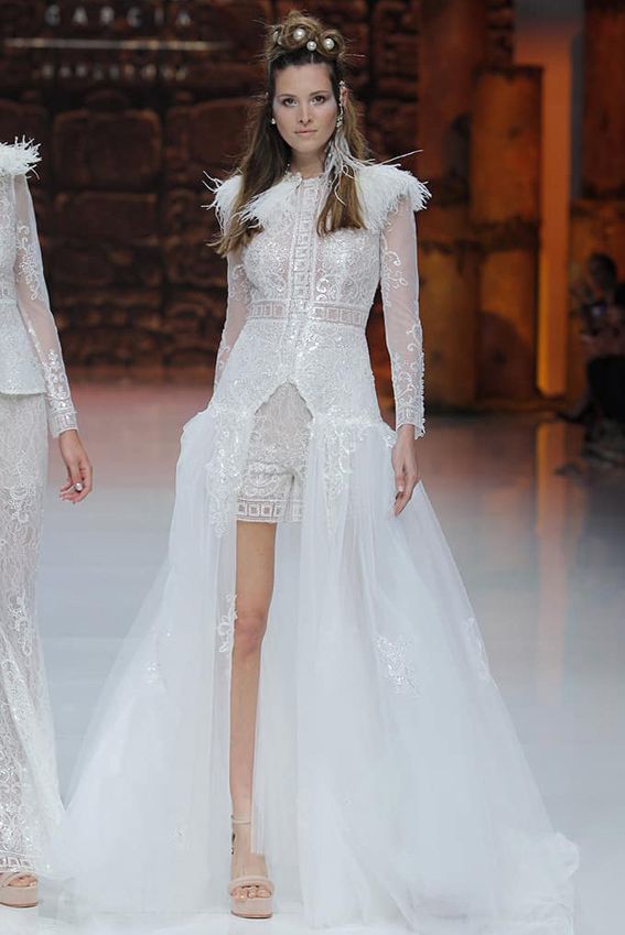 Looks nupciales con varias prendas