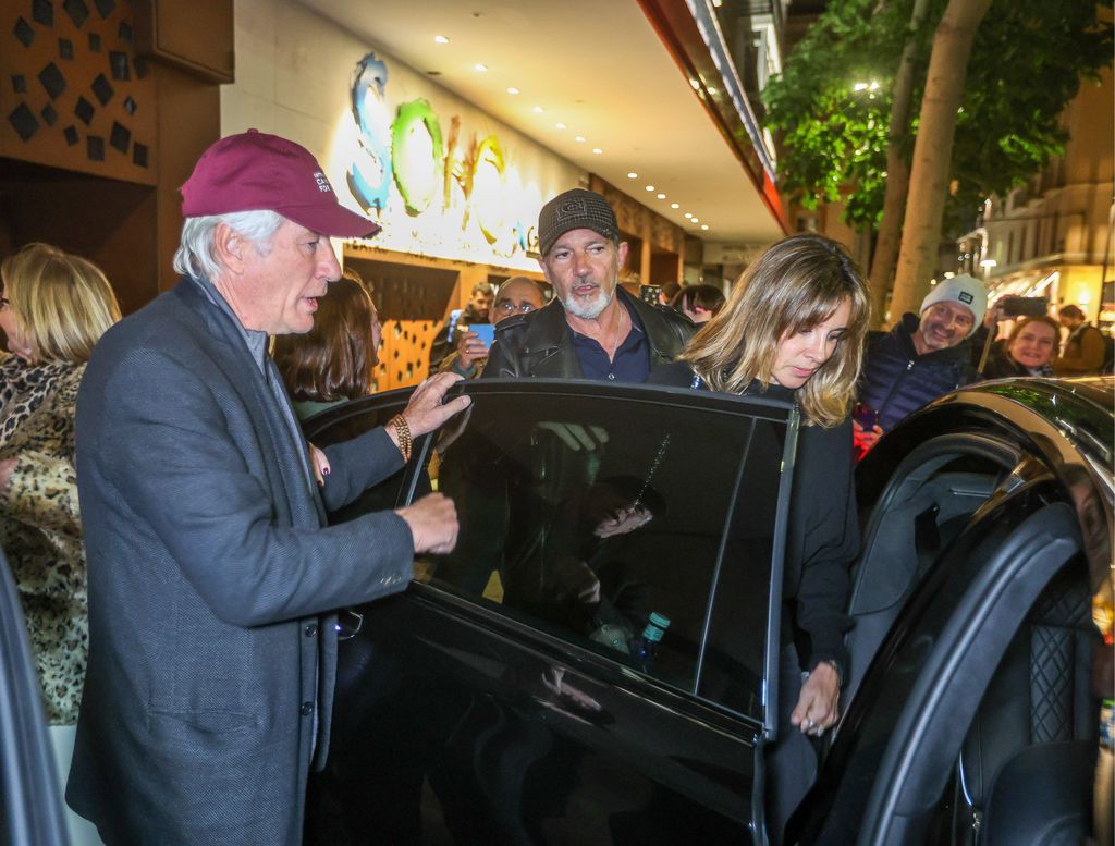 Richard Gere junto a Alejandra Silva espectadores de lujo de Antonio Banderas en su musical Gypsy en la ciudad de Malaga. January 9, 2025