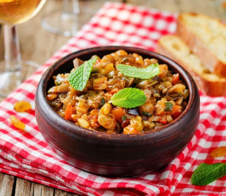 Caponata siciliana de berenjenas