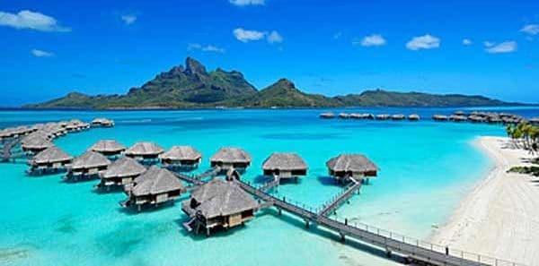 El matrimonio está alojado en el lujoso resort Four Seasons de Bora Bora, localizado en una de las zonas más bellas de la isla © Four Seasons
