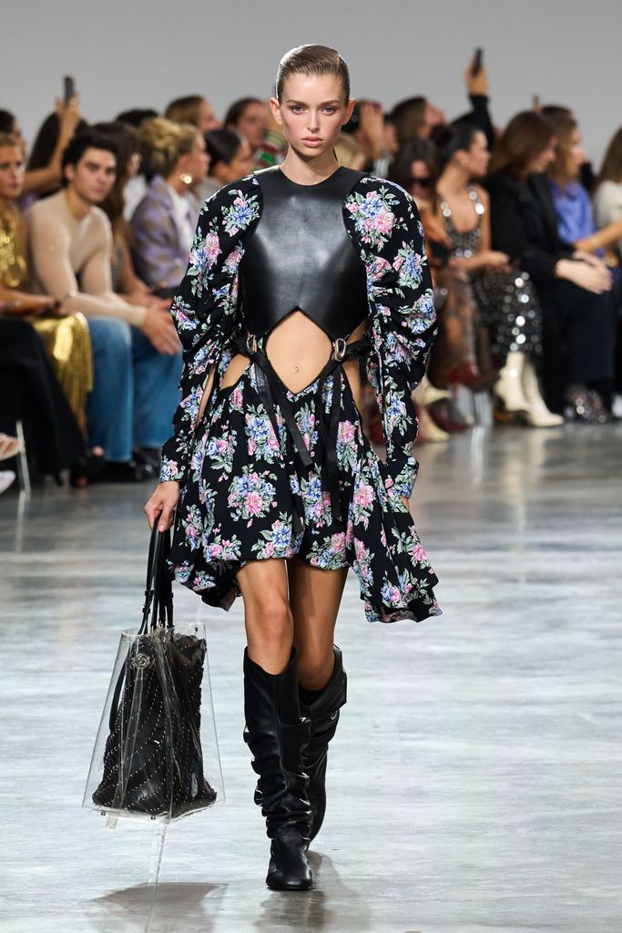 Paris Fashion Week: Rabanne Primavera/Verano 2025