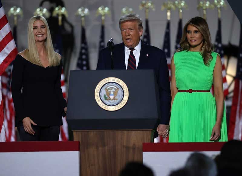 Melania, Donald e Ivanka Trump