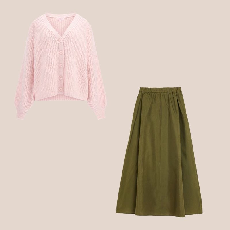 cárdigan rosa palo y falda midi verde caqui