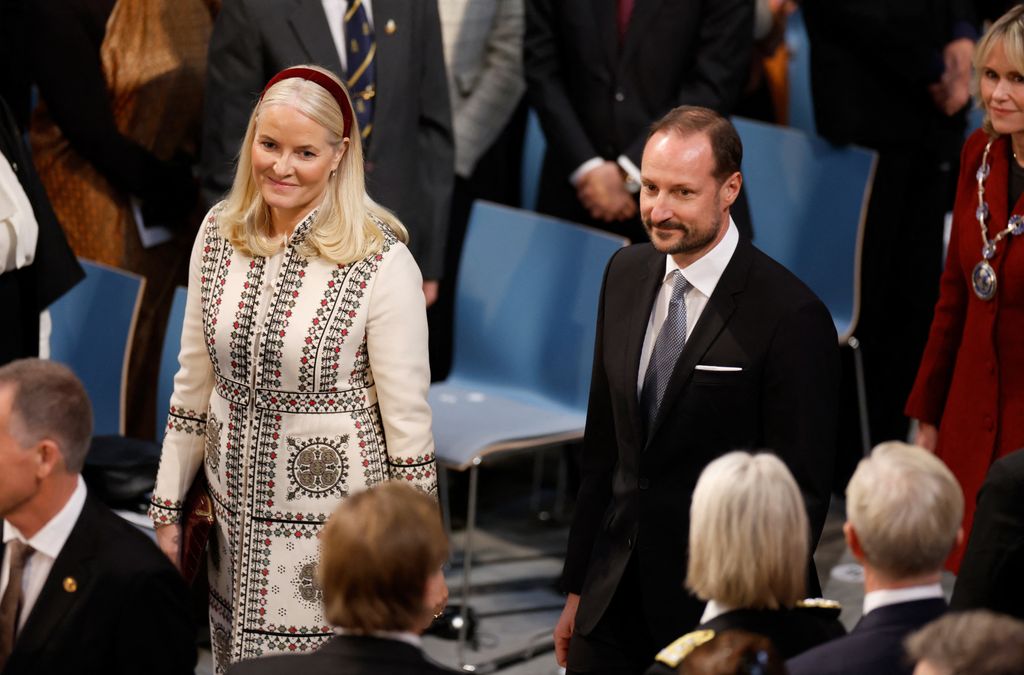 Haakon y Mette-Marit acompañan a los reyes de Noruega en la entrega del Nobel de la Paz en medio de las preocupaciones familiares 