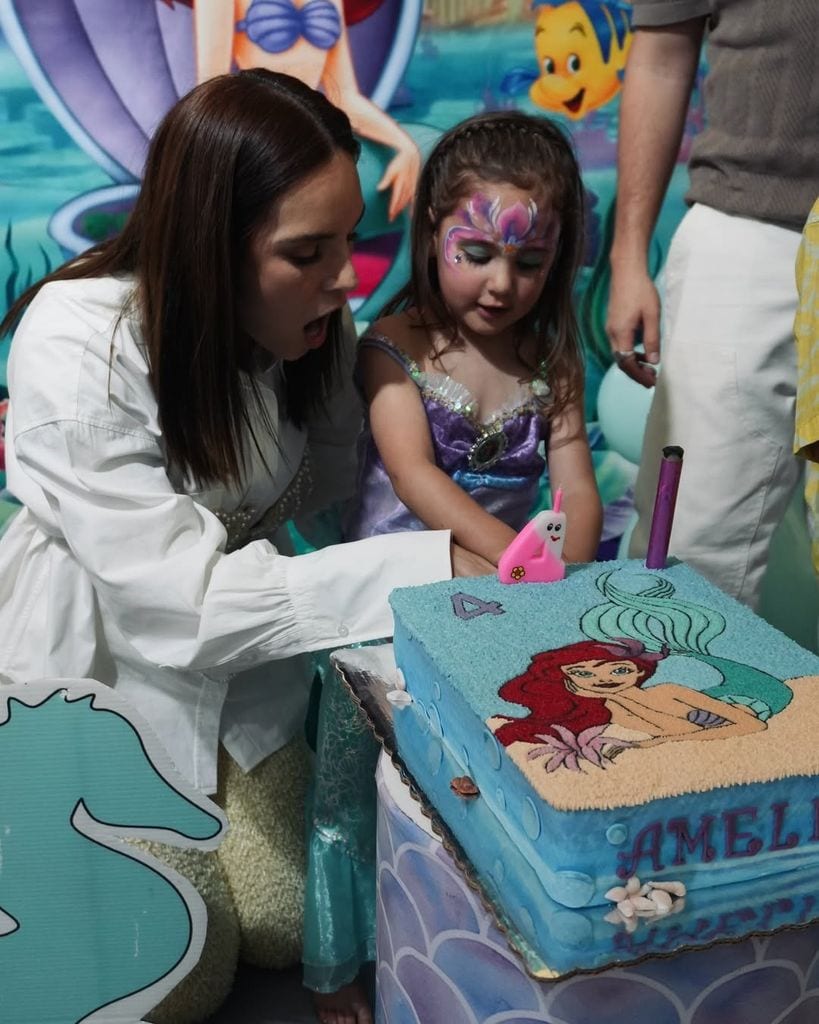 Para celebrar sus cuatro años, Amelia se convirtió en Ariel.