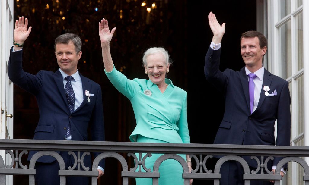 Crown Prince Frederik supports his mother Queen Margrethe II\'s decision