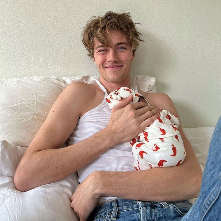 Lucky Blue Smith Padre De Su Tercer Hijo A Los 23 Años 