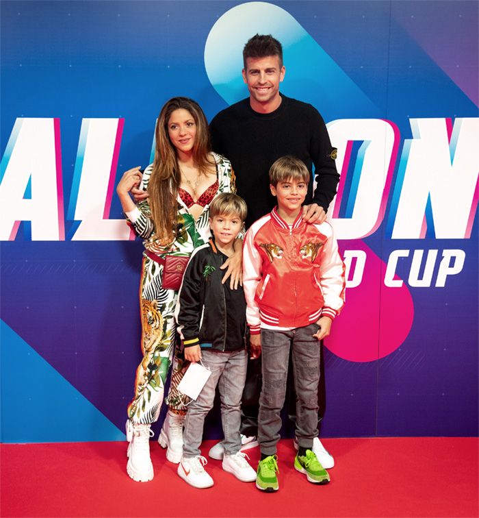 Shakira y Gerard Piqué con sus hijos