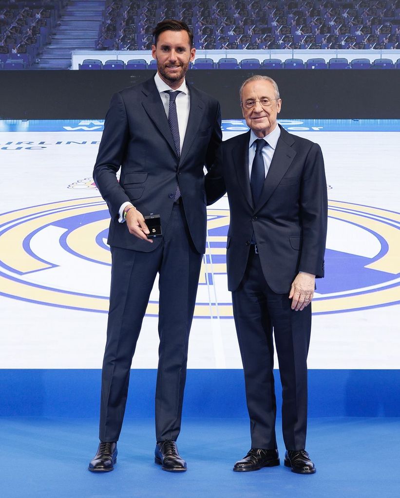 Rudy Fernández y Florentino Pérez en el homenaje de despedida al jugador en el Real Madrid