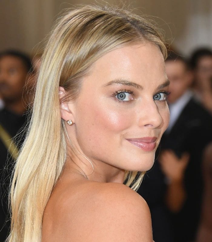 margot robbie natural