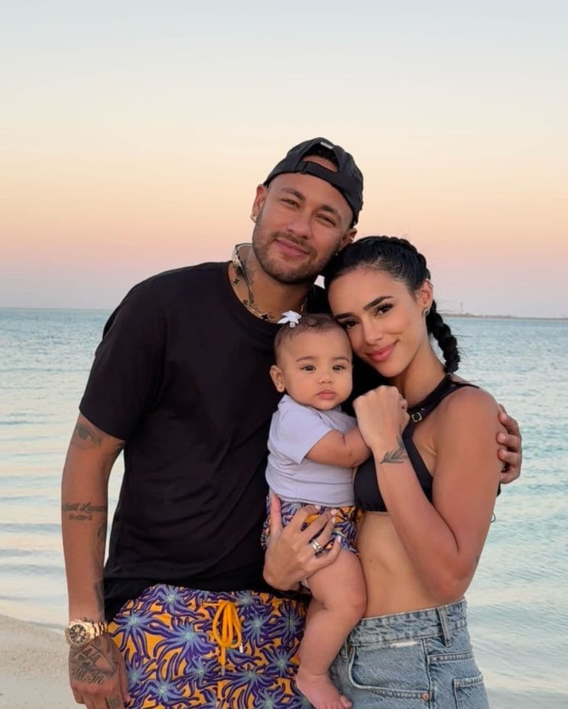 Neymay, Bruna Biancardi y su hija Mavie.