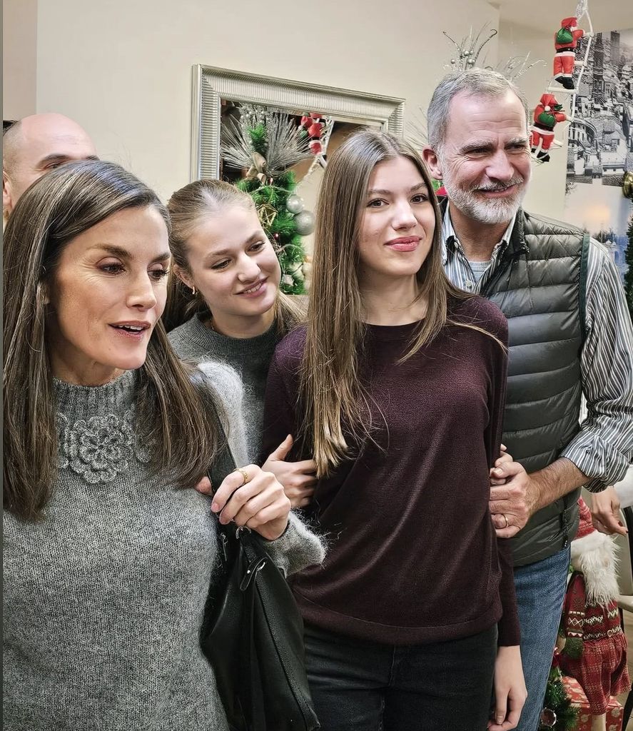 Los Reyes, la princesa Leonor y la infanta Sofía en su visita sorpresa a Valencia