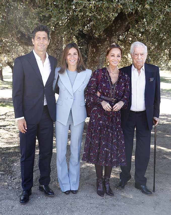 Mario Vargas Llosa, perfecto anfitrión de una jornada cultural junto a la familia Preysler y otros rostros conocidos