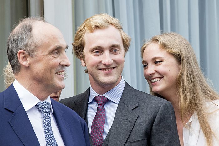 María Laura de Bélgica con su padre y su hermano