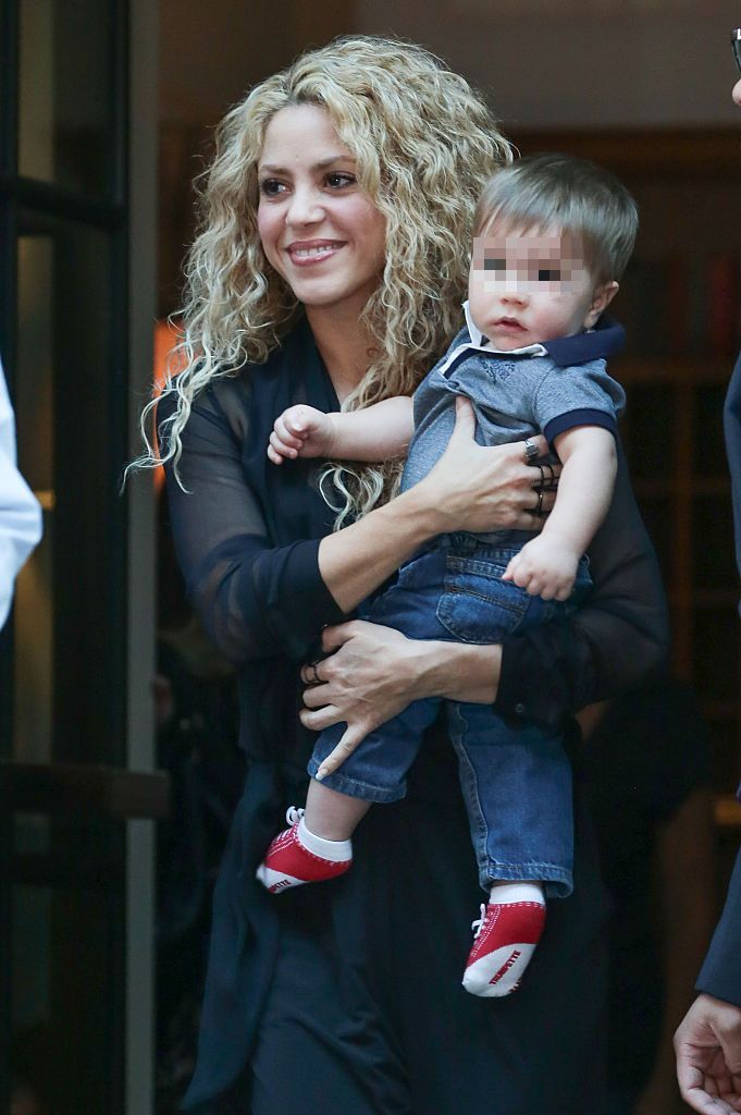 Shakira junto al pequeño Sasha, en Nueva York en 2015