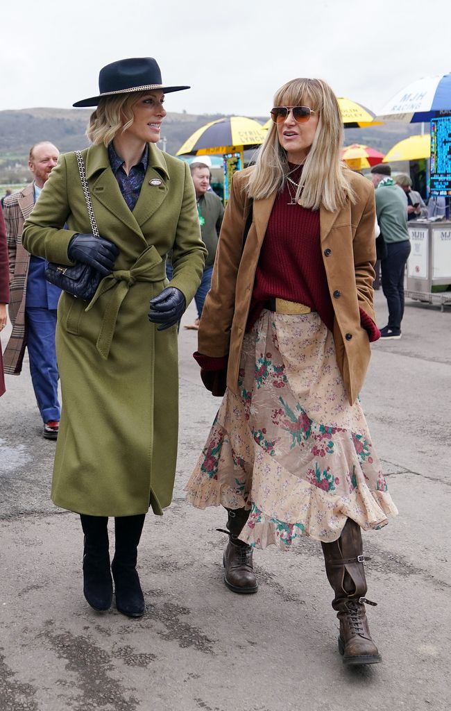 Zara Tindall y Katherine Kelly en el Festival de Cheltenham 2025