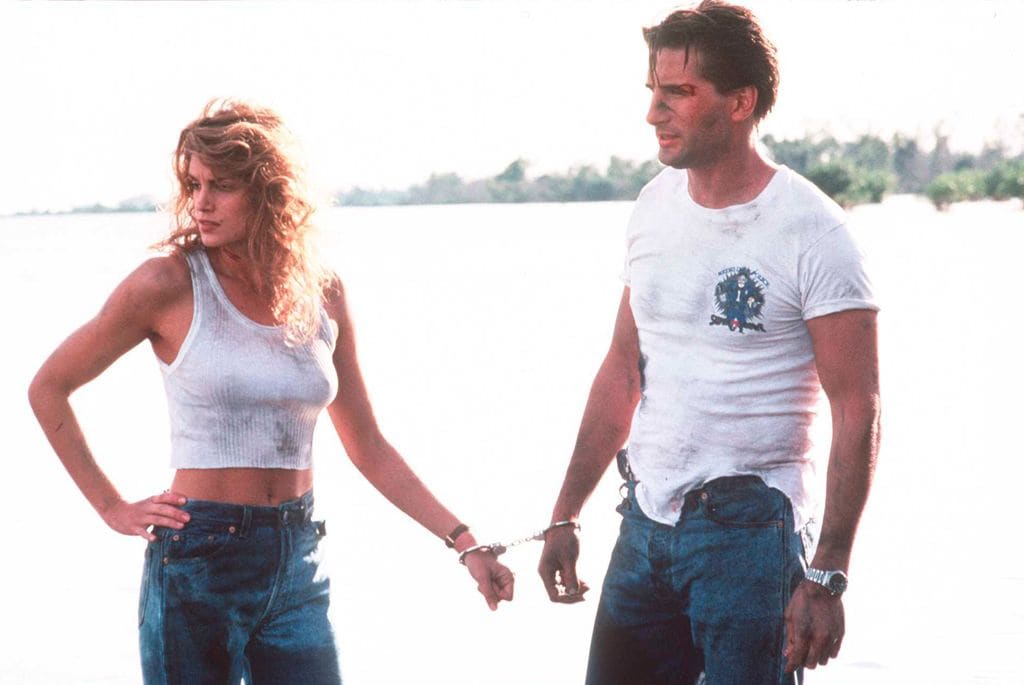 Cindy Crawford y William Baldwin en el rodaje de 'Caza legal' (1995)