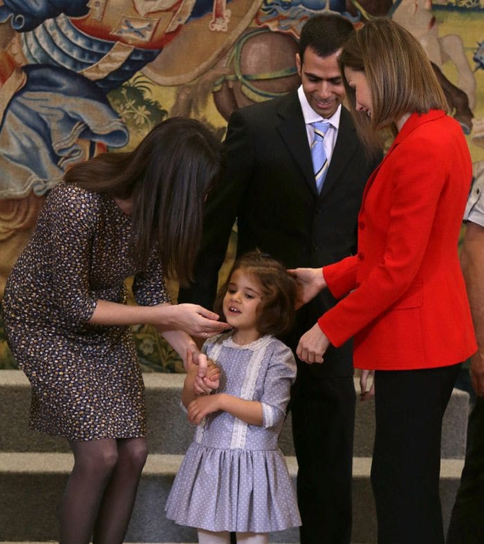 La Reina recibió a una representación de la Asociación para el Trastorno Especifico del Lenguaje de Madrid (ATELMA) para interesarse por las actividades, por los objetivos y por los proyectos de este grupo de padres que quieren dar a conocer a la sociedad la discapacidad de sus hijos 
