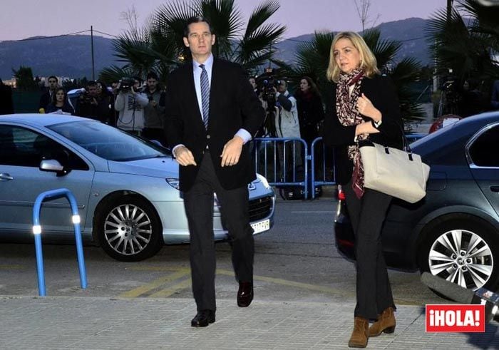 Iñaki Urdangarin y la infanta Cristina están presentes en la sala hasta que llegue su turno para declarar
