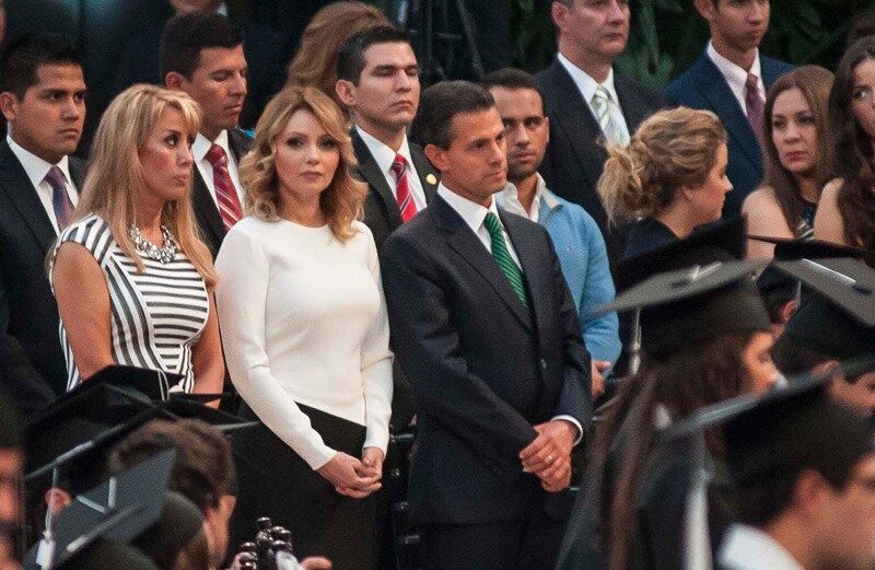 Sofía Castro, feliz durante la entrega de diplomas del Colegio Miraflores