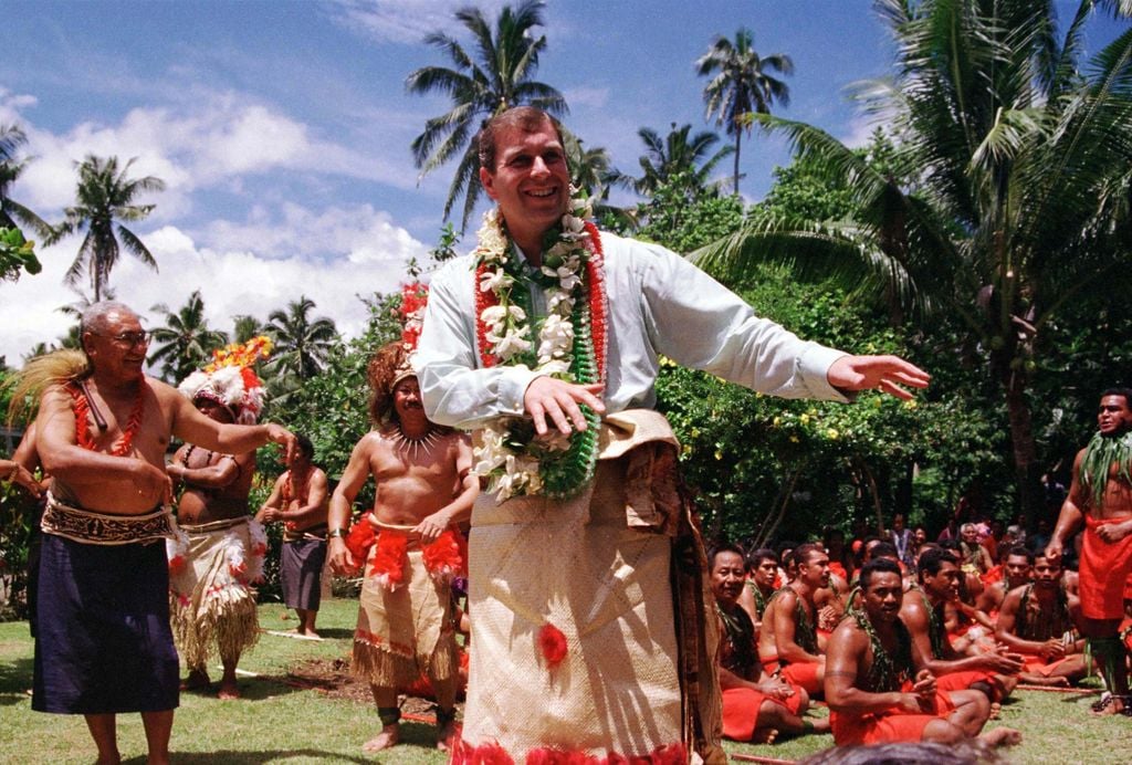 El príncipe Andrés durante su viaje en solitario a Samoa en 1998