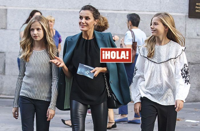 La reina Letizia y sus hijas, la princesa Leonor y la infanta Sofía,