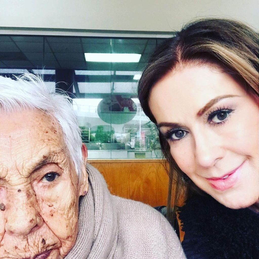 laura zapata y su abuela