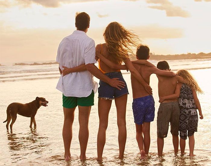 Gisele Bündchen y Tom Brady con sus hijos