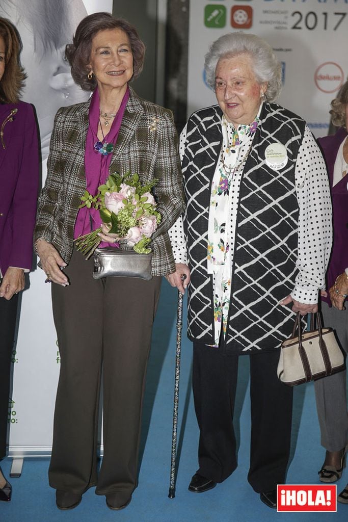 La infanta Pilar con la reina Sofía