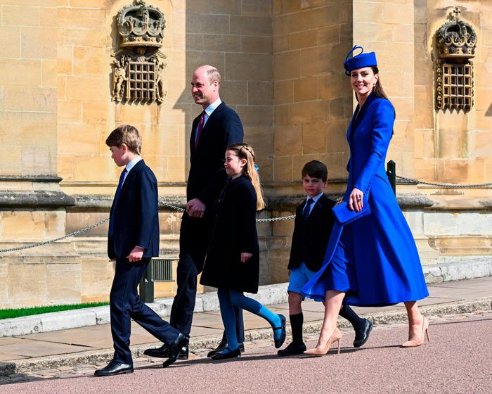 Los príncipes de Gales y sus hijos en la misa de Pascua