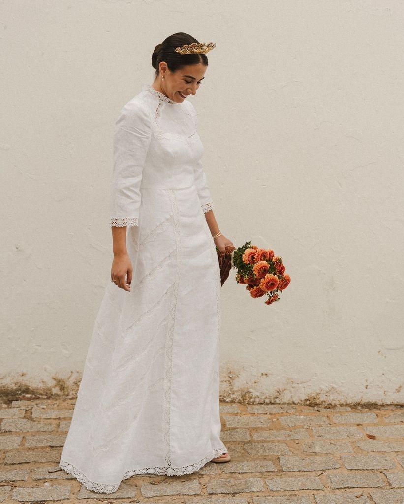 Vestido de novia con encaje tipo antiguo