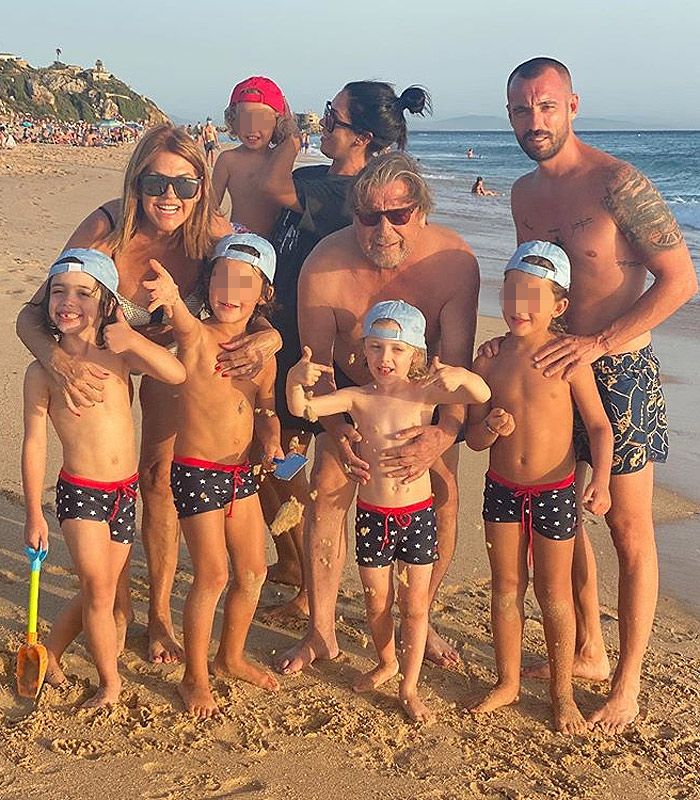 Los hijos de Pilar Rubio con sus primos y abuelos