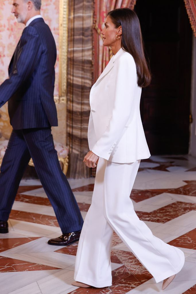 reina Letizia traje blanco