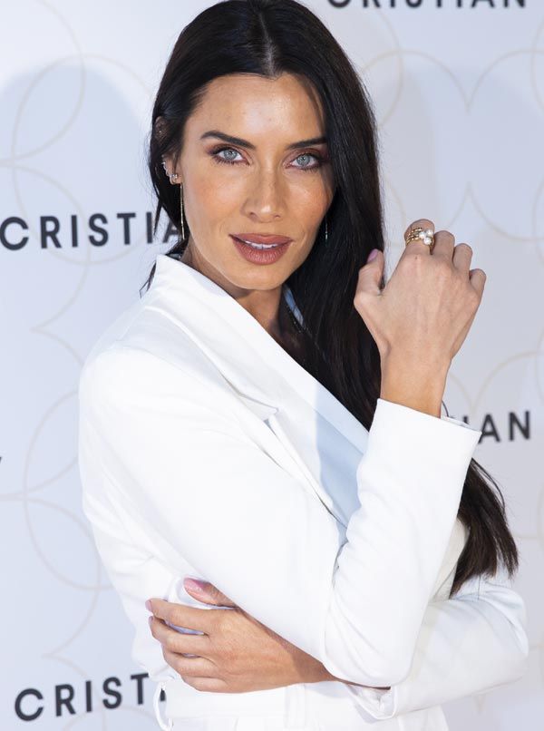 Pilar Rubio con mono blanco 