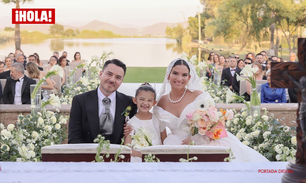 Foto: Rafael Pulido | Vestuario Natalia Jiménez, Arnold Hemkes y Alessandra: hechos a la medida por Benito Santos | Maquillaje: Dan Avilán | Peinado: Carlos Arriola | Joyas: Renata Larios | Wedding Planer: Eder Hernández | Locación: Hacienda La Santa Cruz