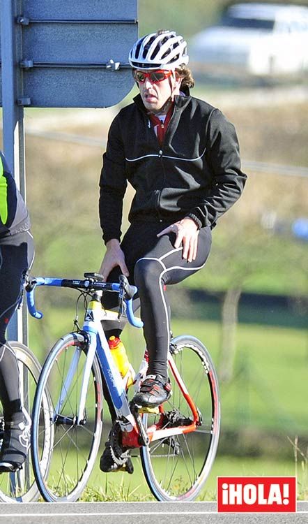 Fernando Alonso en bicicleta