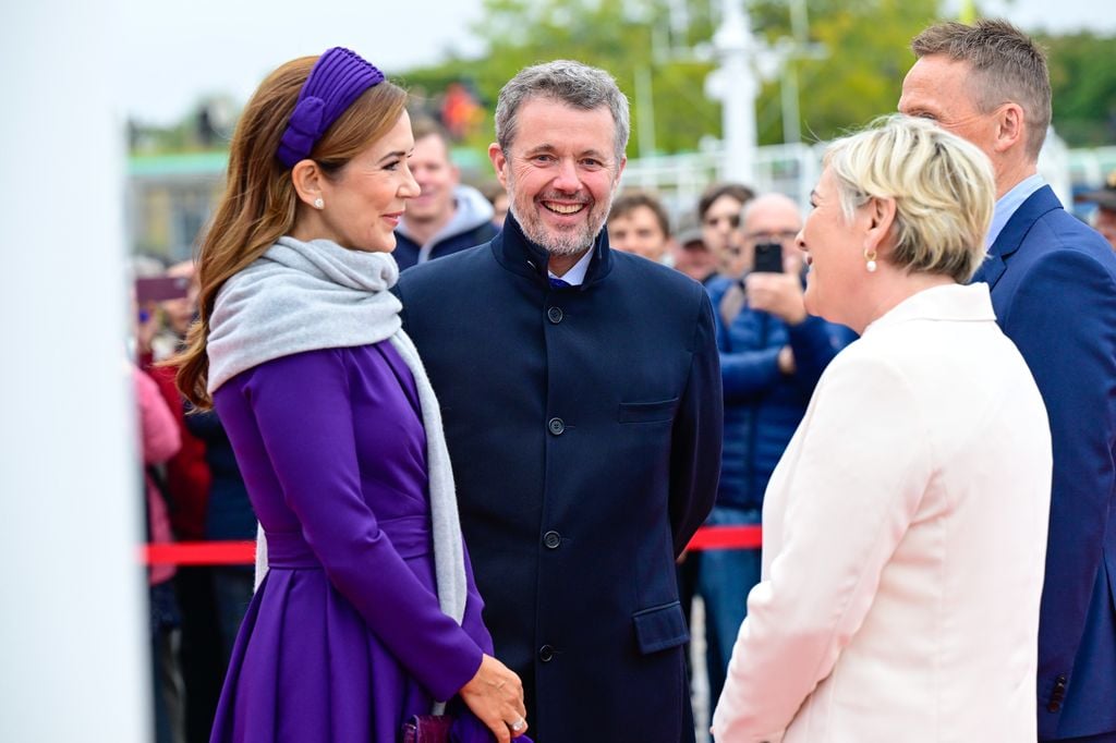 Mary de Dinamarca Federico X vestido morado